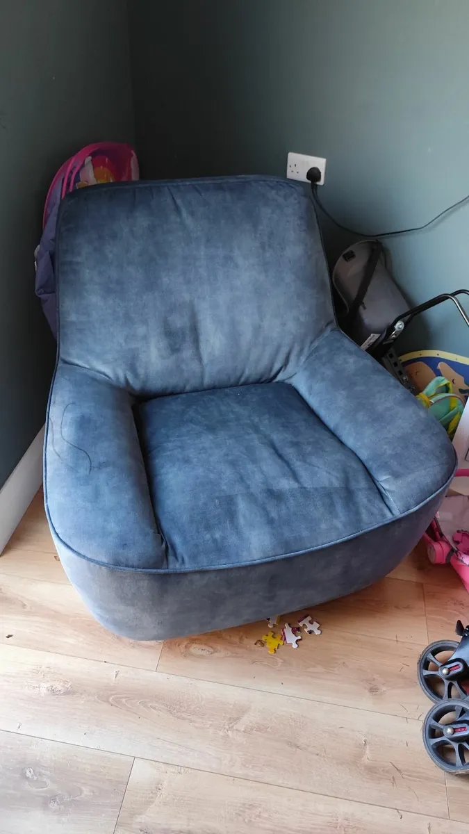 Teal "Virgo" Swivel chair - Image 1