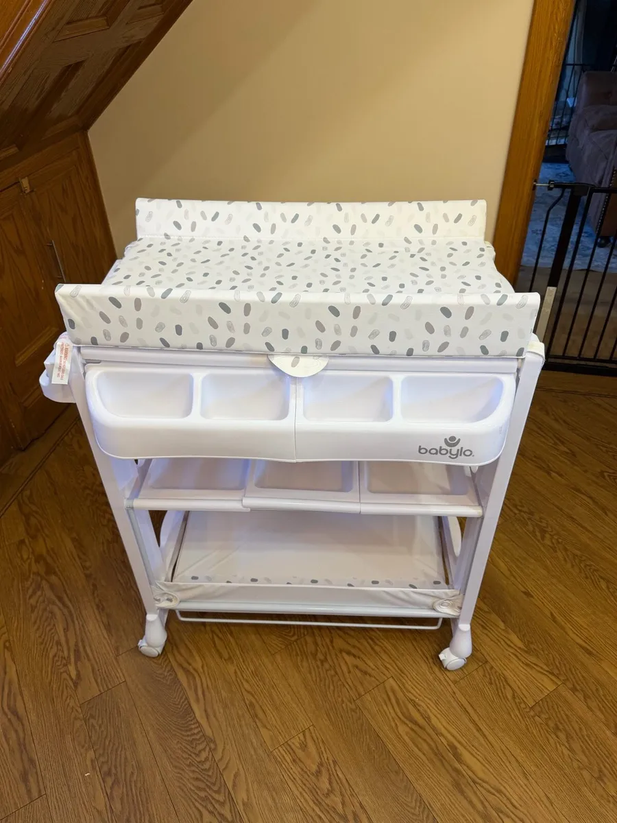 Babylo Changing Table and Baby Bath (Combined) - Image 1