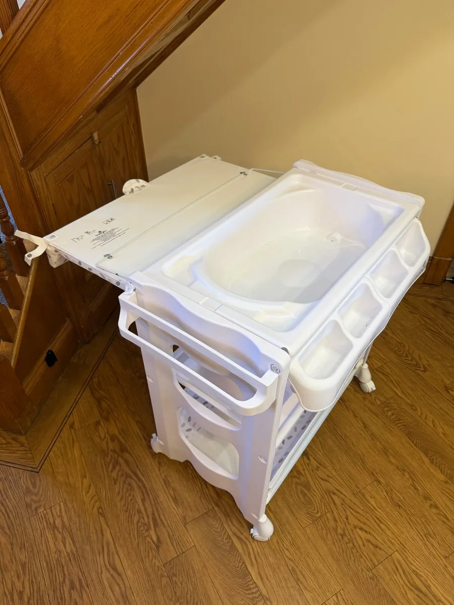 Babylo Changing Table and Baby Bath (Combined) - Image 2