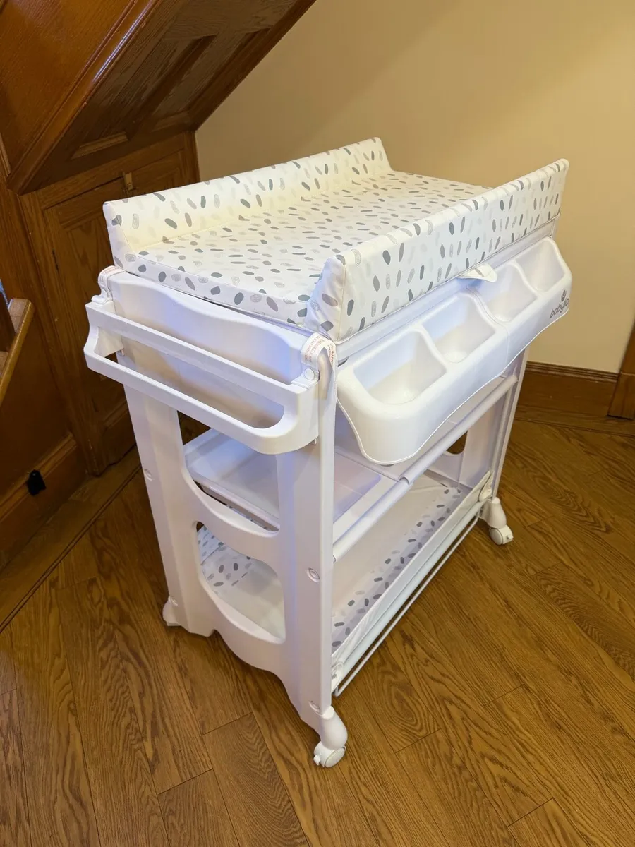 Babylo Changing Table and Baby Bath (Combined) - Image 3