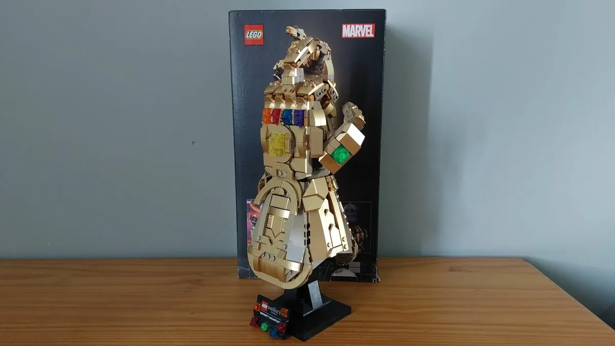 Lego Marvel Infinity Gauntlets 76191 & 76223 - Image 2