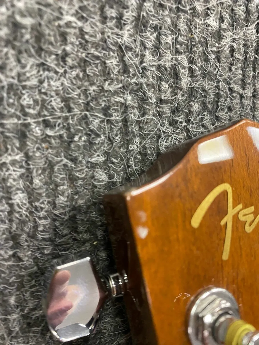 Fender CP-60S 3-Tone Acoustic - Image 4