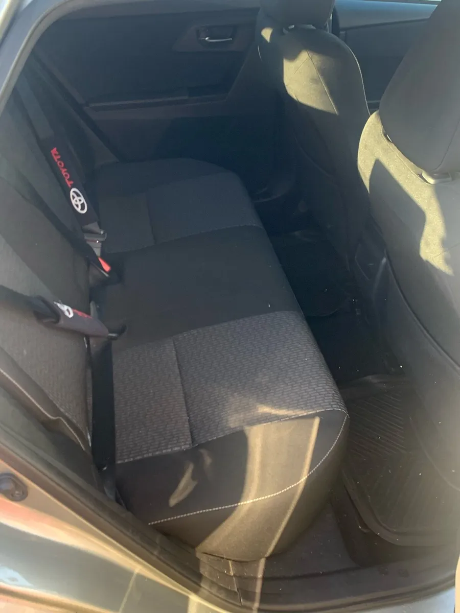 Toyota auris - Image 4