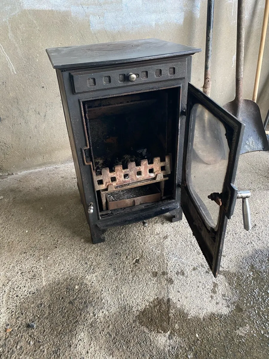 Solid fuel Stove with back boiler - Image 3