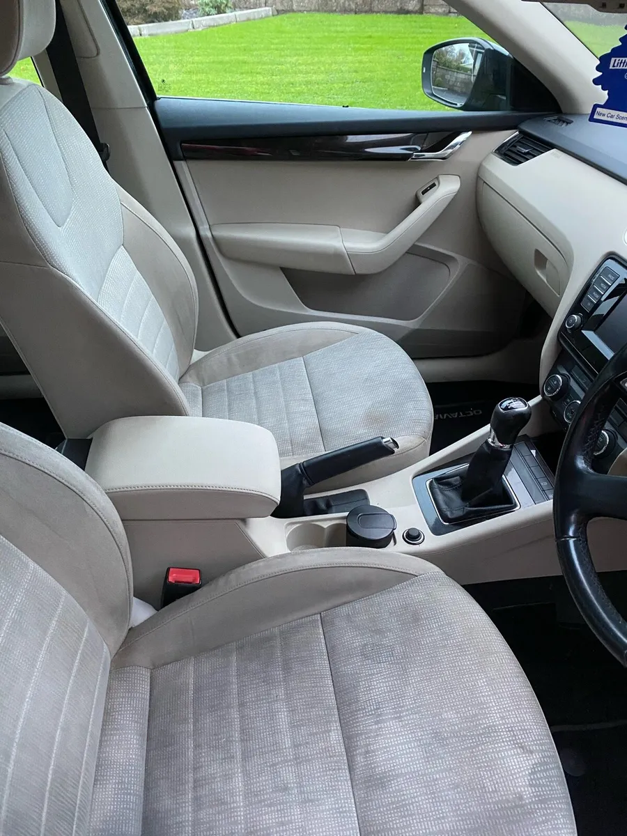 Skoda Octivia low mileage - Image 4