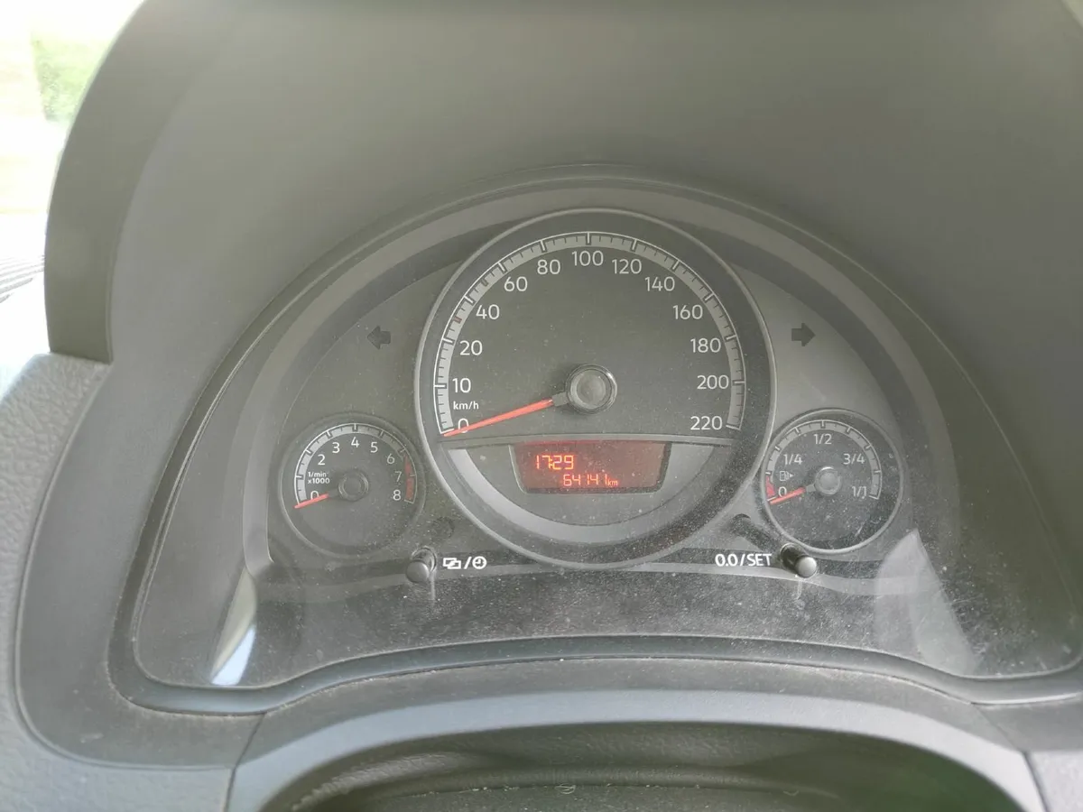 Volkswagen up! 2018 - Image 1