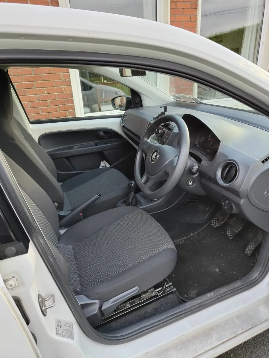Volkswagen up! 2018 - Image 4
