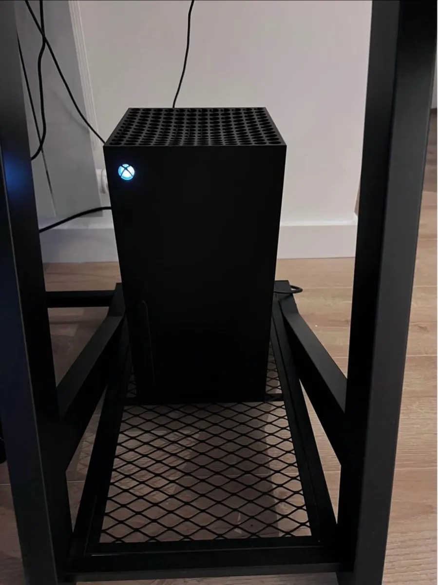 Xbox series X bundle - Image 1