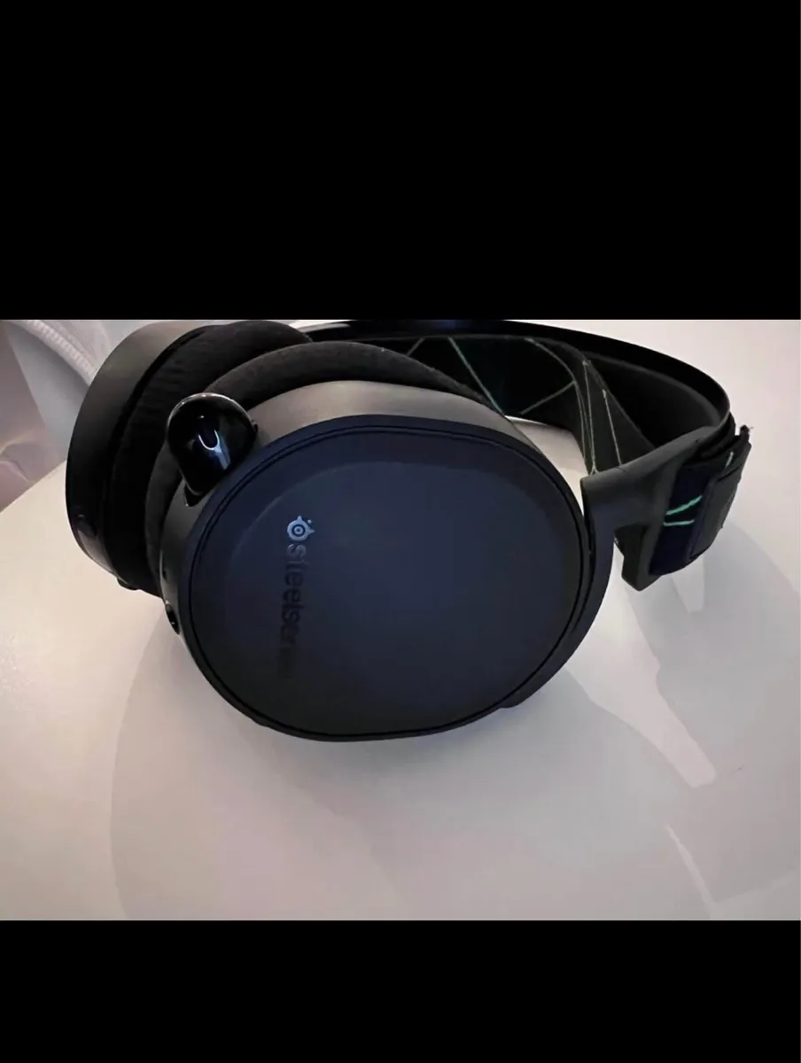 Xbox series X bundle - Image 3