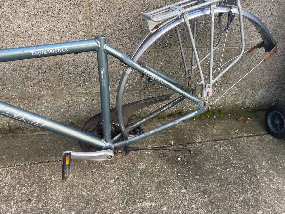 Giant bike frame - Image 4