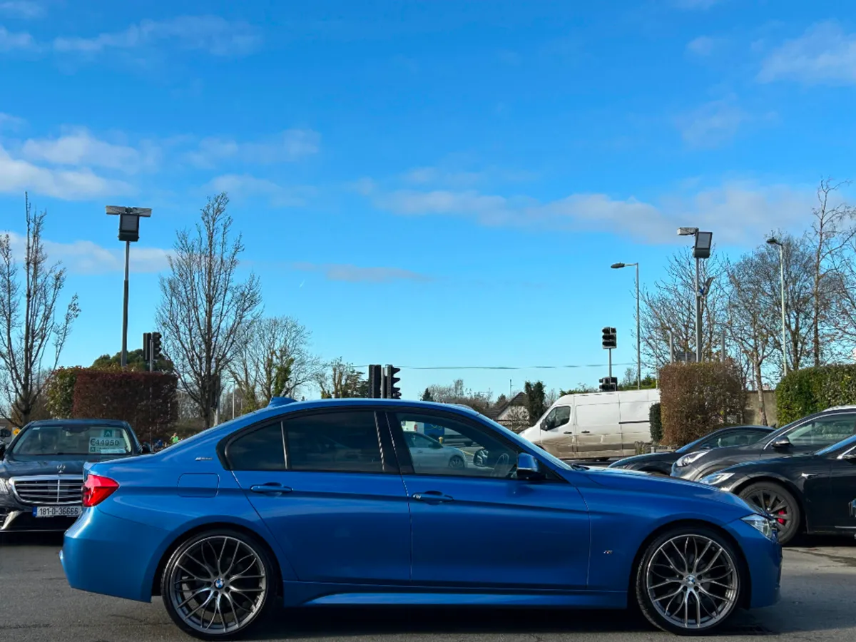 BMW 3-Series 330E M-SPORT AUTO *LOW KMS* - Image 4