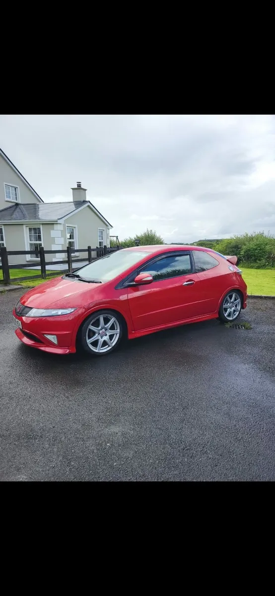 Red honda civic 1.3 petrol - Image 1