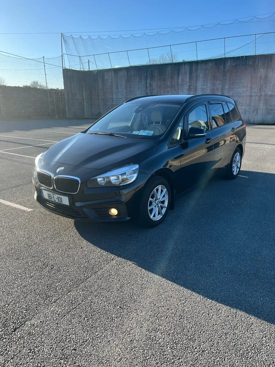 BMW 216d - Image 1