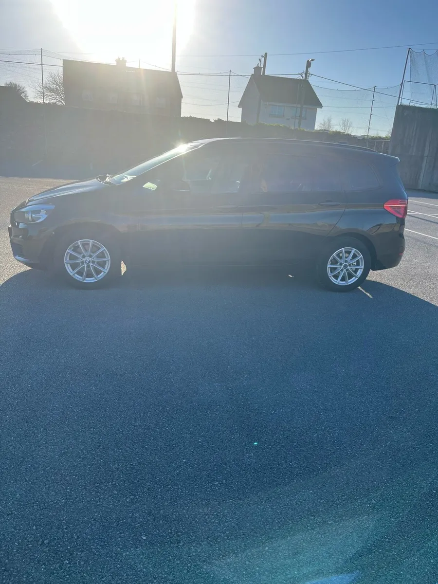 BMW 216d - Image 2