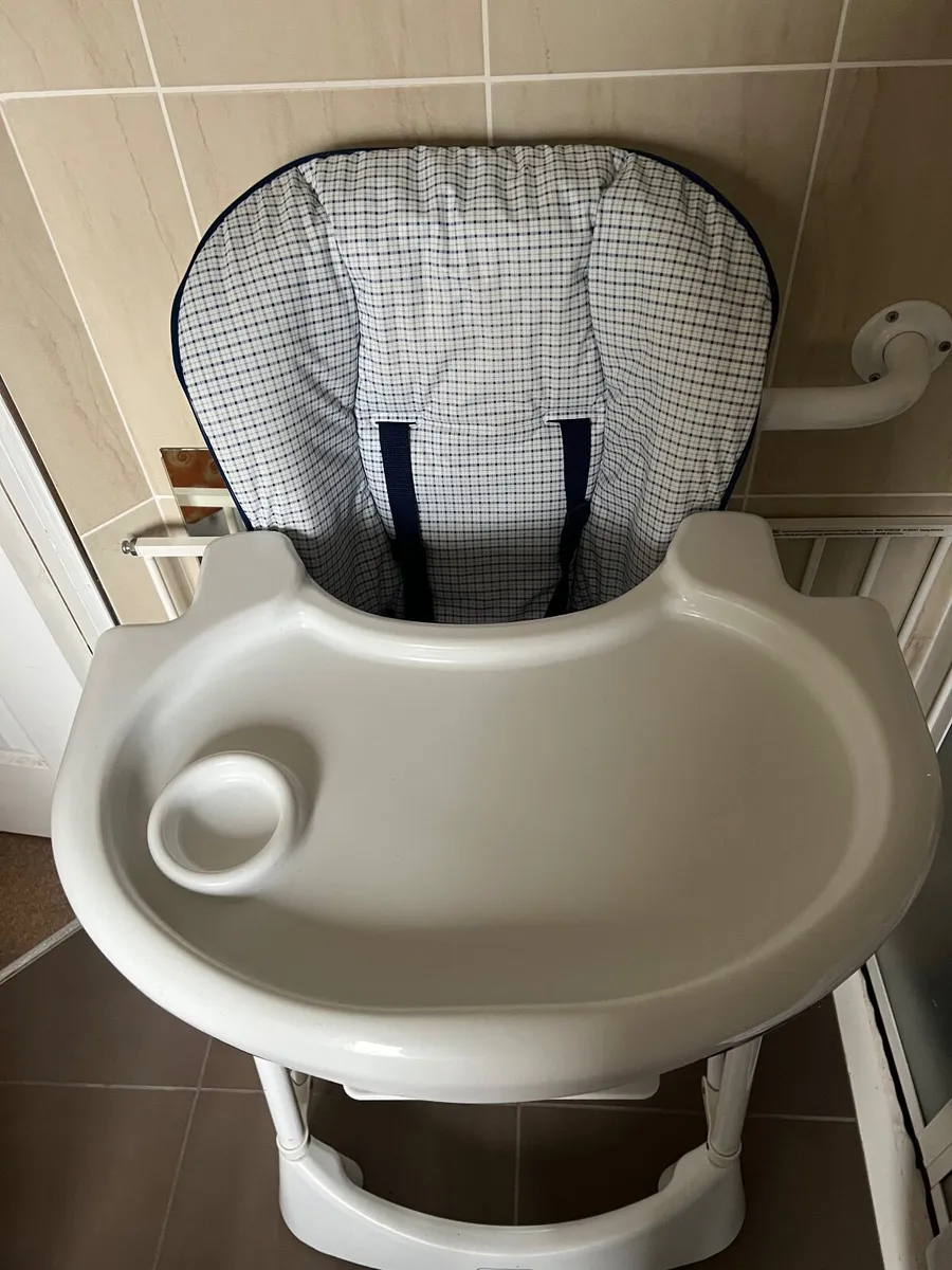 Cosatto brand - Strong sturdy baby high chair - Image 1