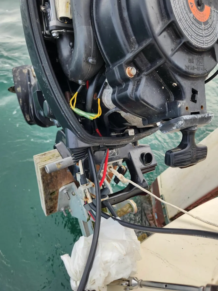 Outboard engine - Image 2