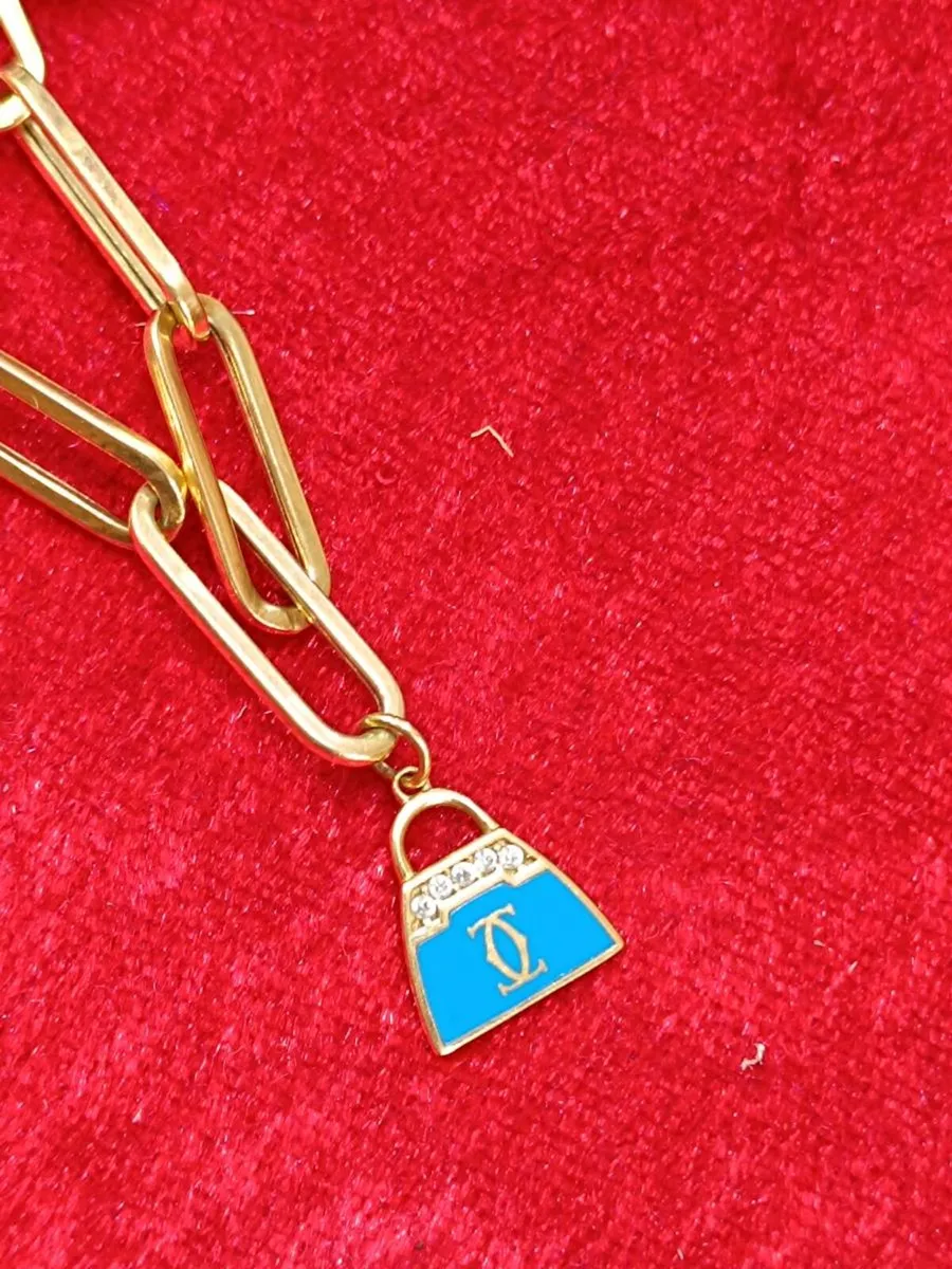 18k Yellow Gold Paperclip Bracelet With LV Charms - Image 3