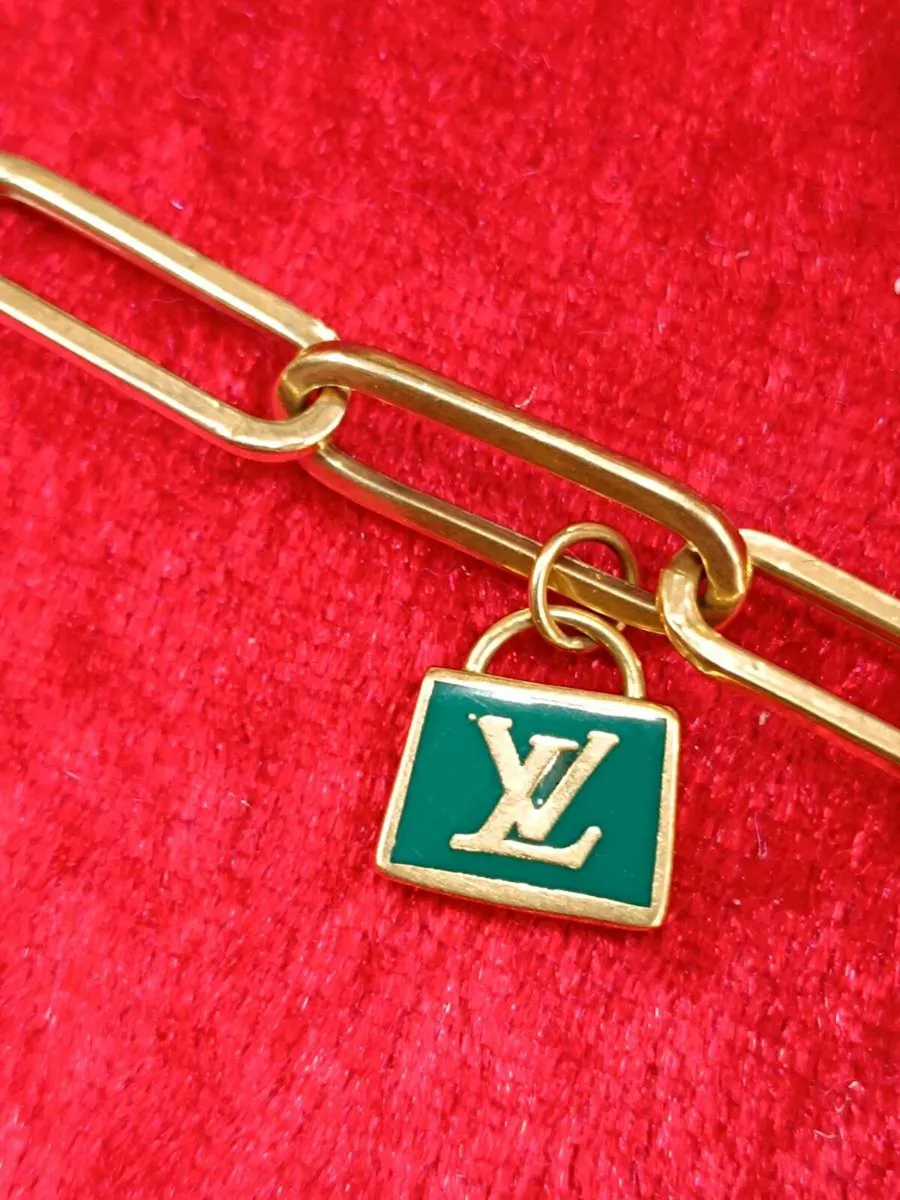 18k Yellow Gold Paperclip Bracelet With LV Charms - Image 4