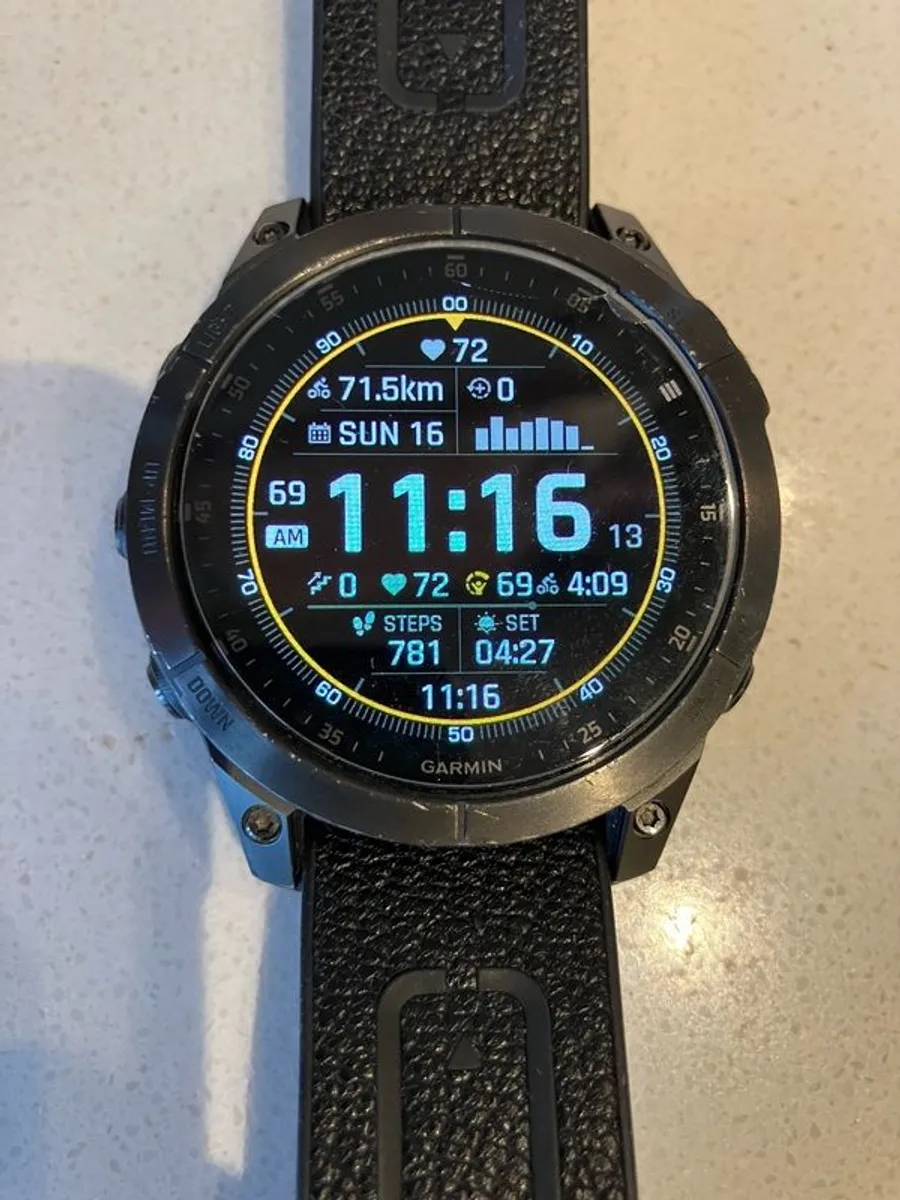 Garmin Epix Gen 2 Titanium Sapphire AMOLED  screen - Image 2