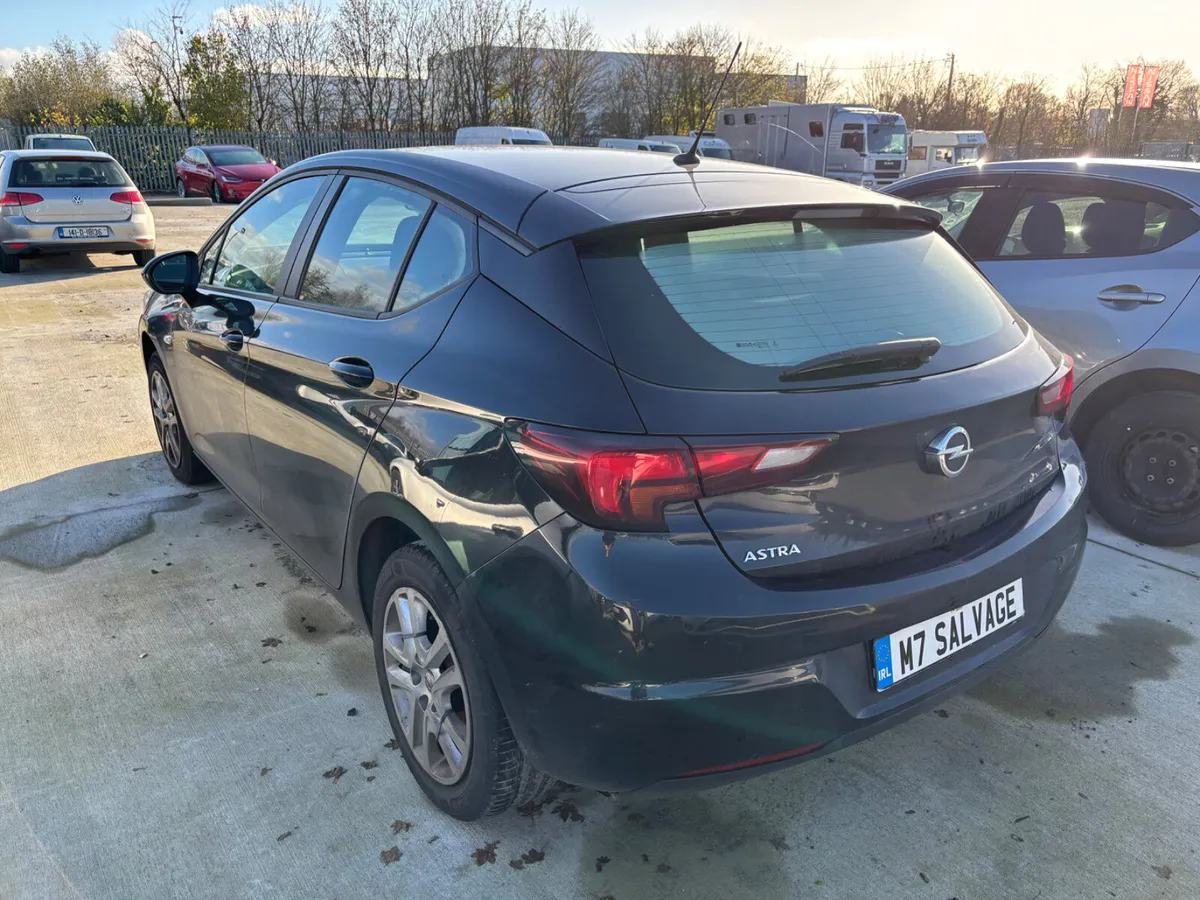 18 Astra 1.4i Petrol NCT 8/26 140km Drives - Image 4