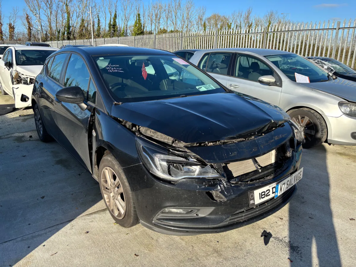 18 Astra 1.4i Petrol NCT 8/26 140km Drives - Image 2
