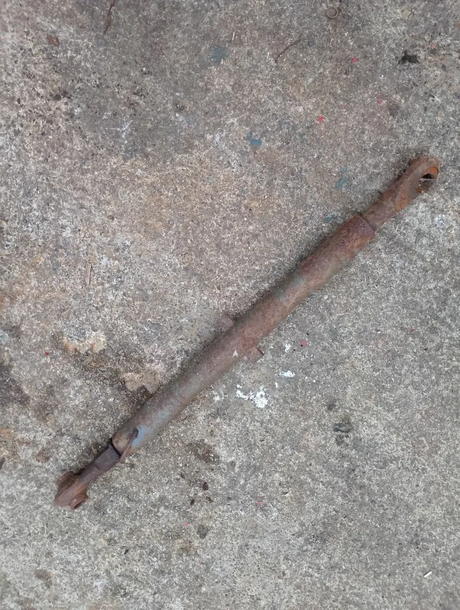 Vintage Massey Ferguson T20 top link - Image 3