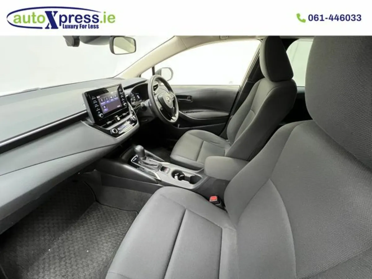 Toyota Corolla TOURING HYBRID 1.8 Automatic, Rever - Image 4