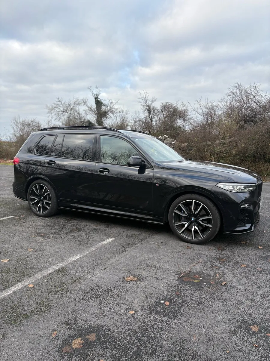 BMW X7 X drive 40d M sport Pan Roof - Image 3