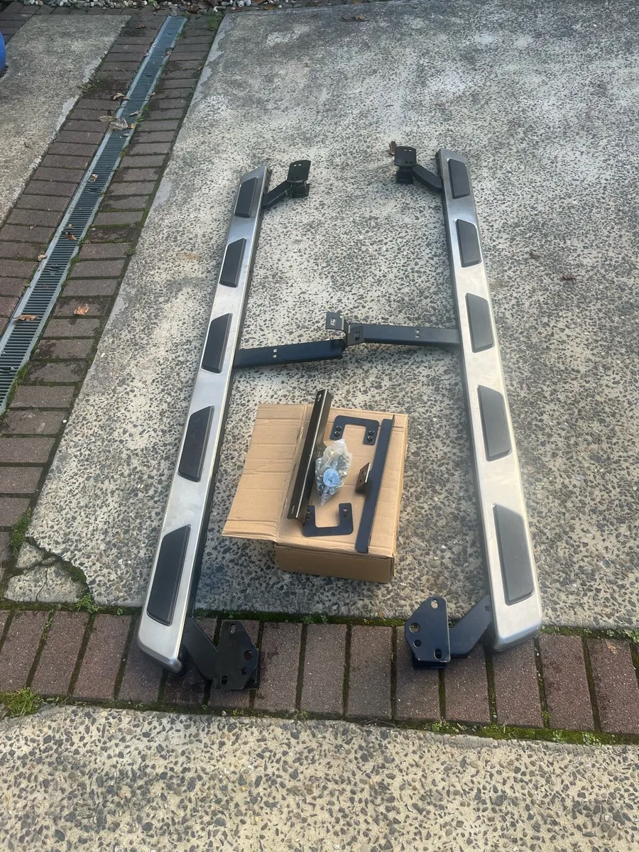 Audi Q7 side steps/ side runners