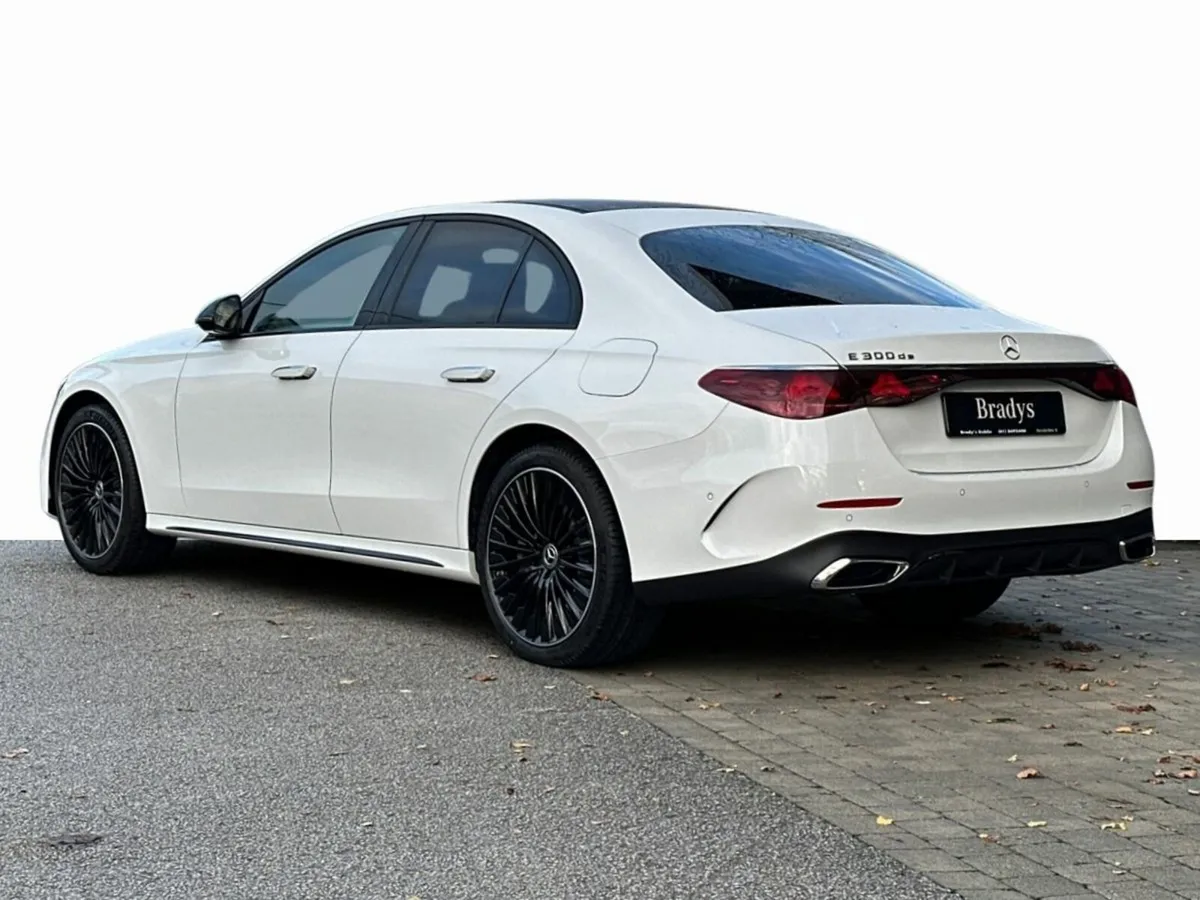 Mercedes-Benz E-Class E300de AMG Plus Premium Pack - Image 4