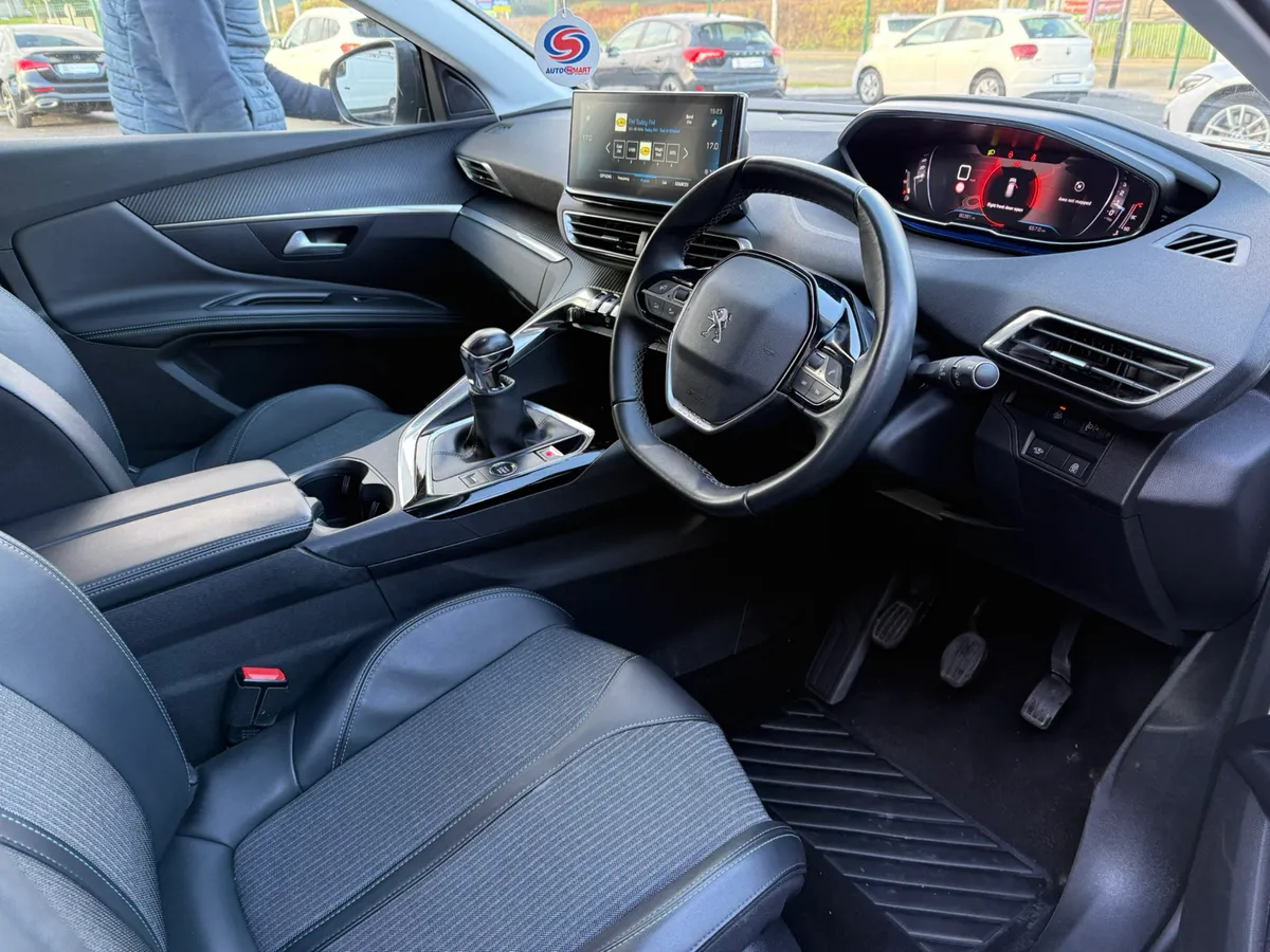 2022 Peugeot 3008 1.5D Allure - Image 3