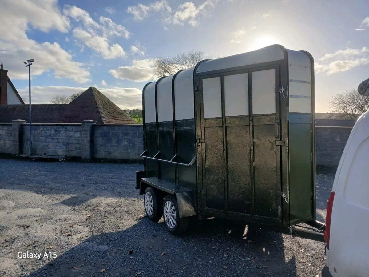 Horse box - Image 1