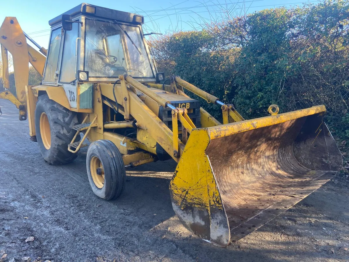 JCB 3CX Digger Loader - Image 1
