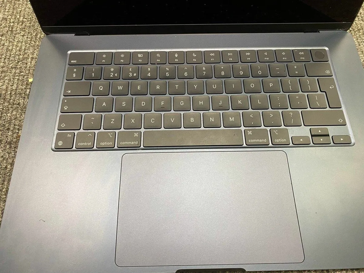 MacBook Air M2 15 Inch A2941 Boxed - Image 2