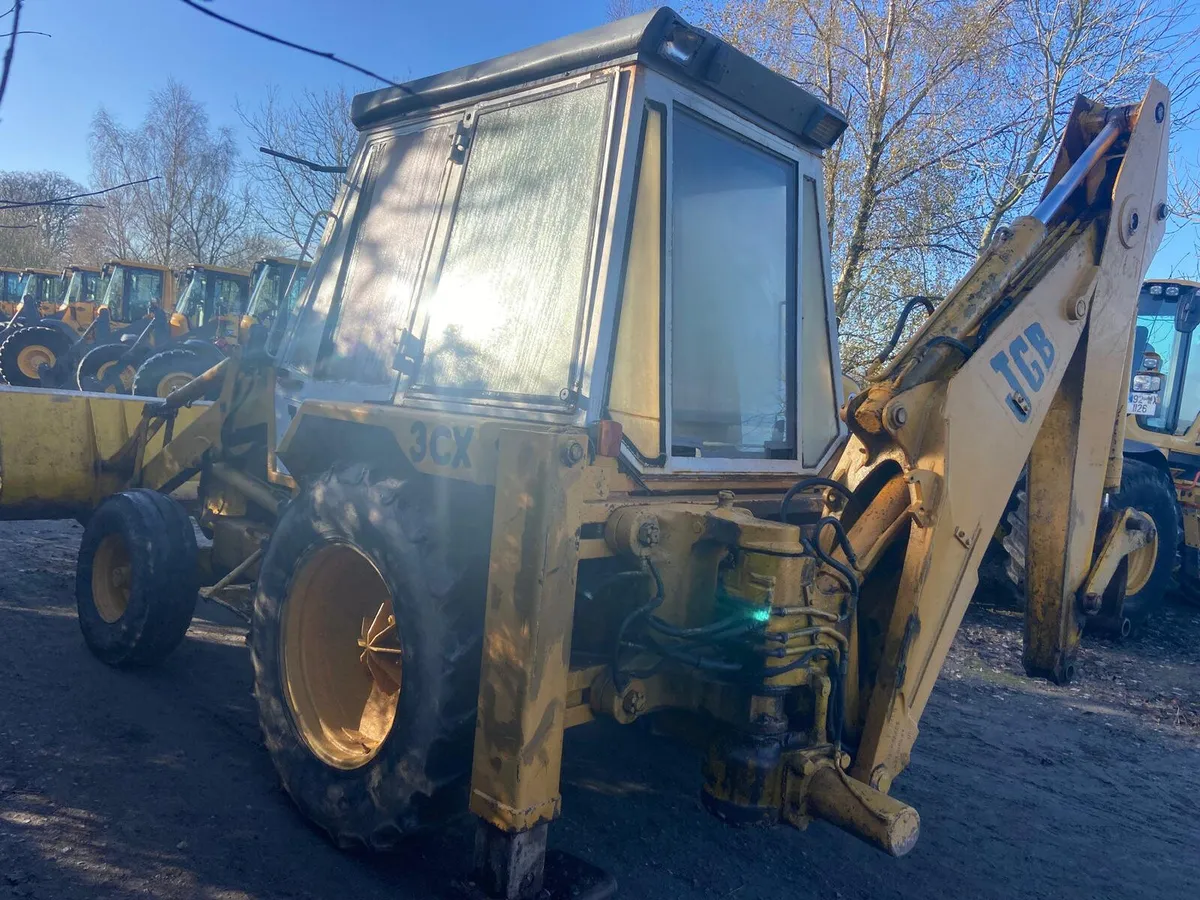 JCB 3CX Digger Loader - Image 4