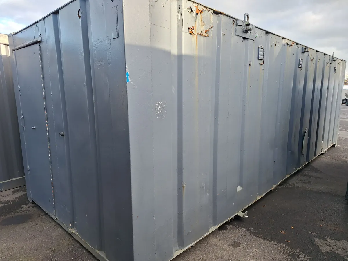 Approx: 24 x 9 Toilet Block Container For Auction - Image 3