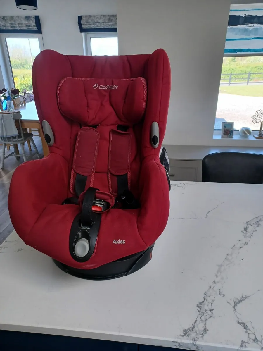 Childs car seat. - Image 3