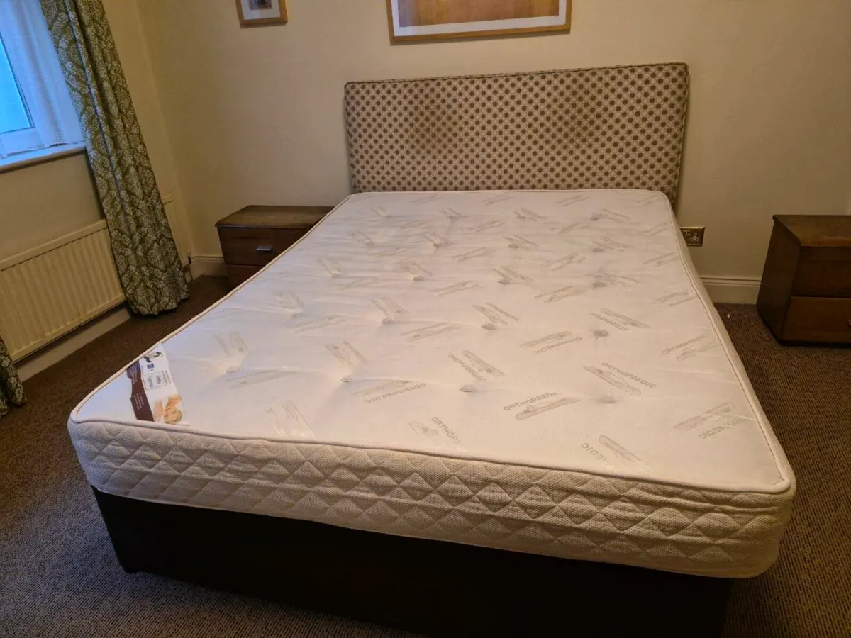 Divane Bases, Headboard and mattress - Image 2