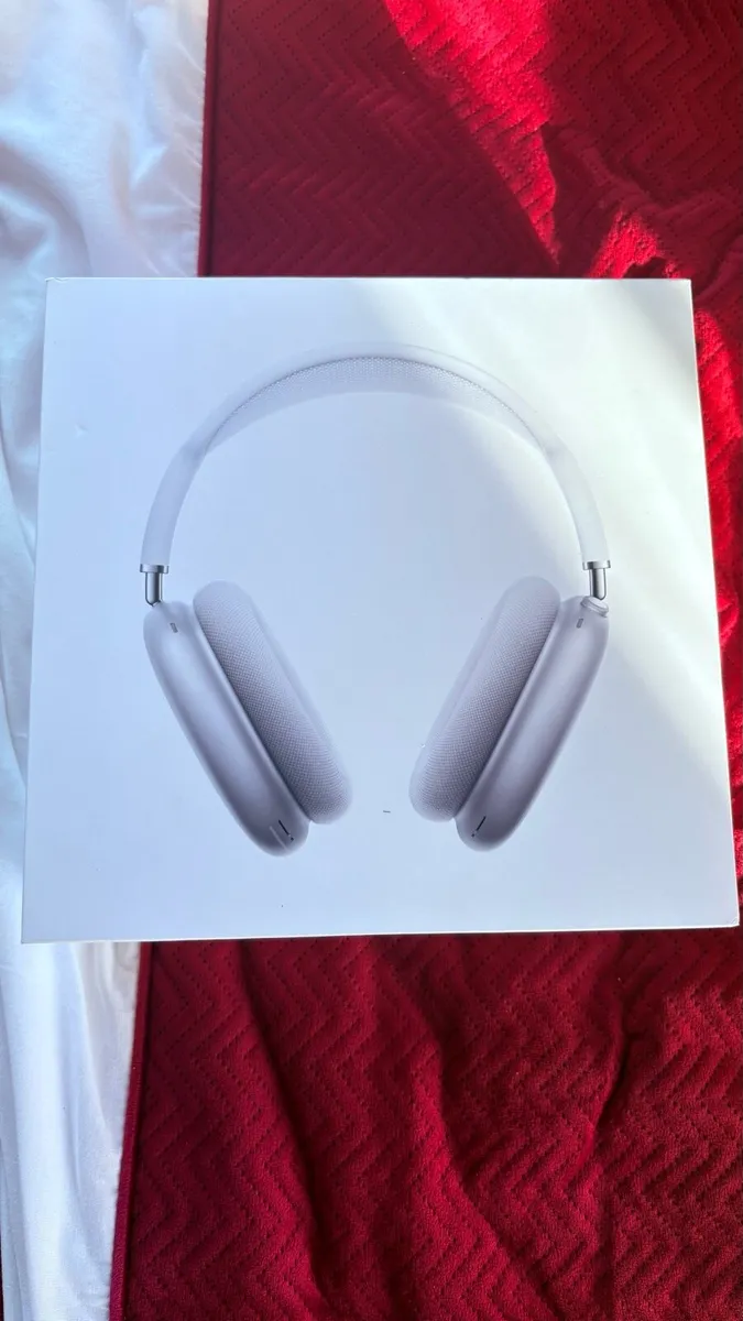 AirPods Max - Image 1