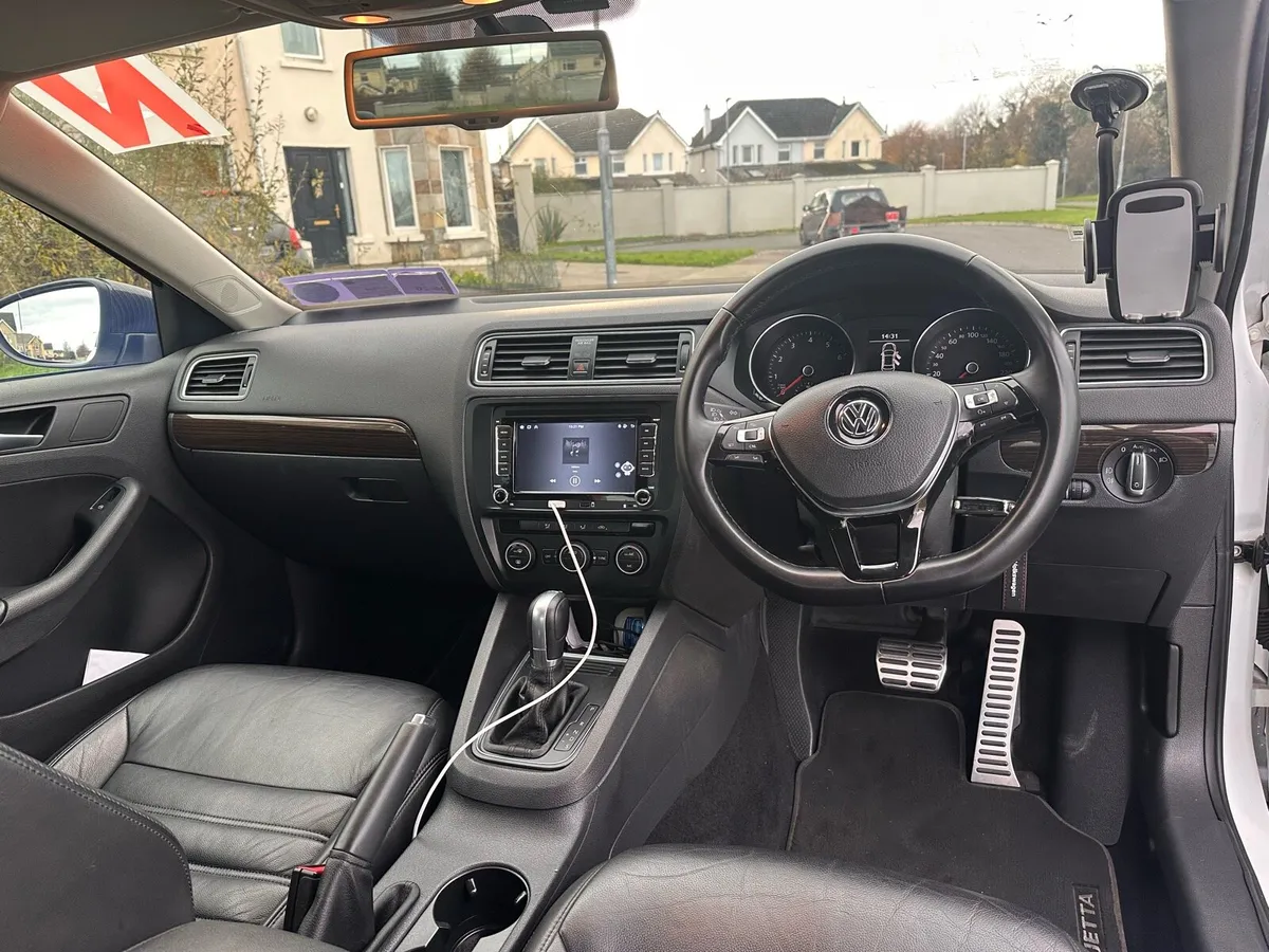 Volskwagen Jetta automatic - Image 4