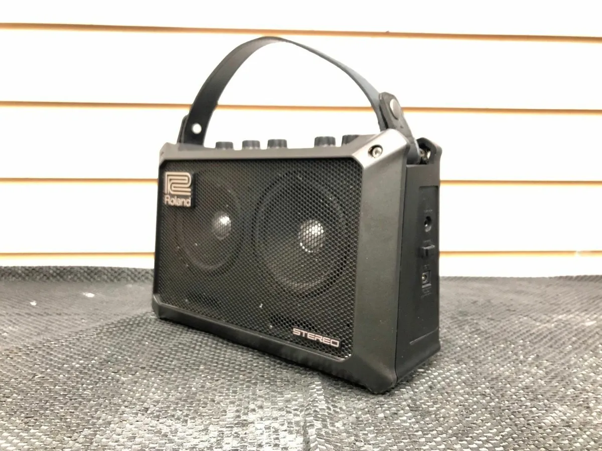 Roland Mobile Cube Guitar Amp - Image 1