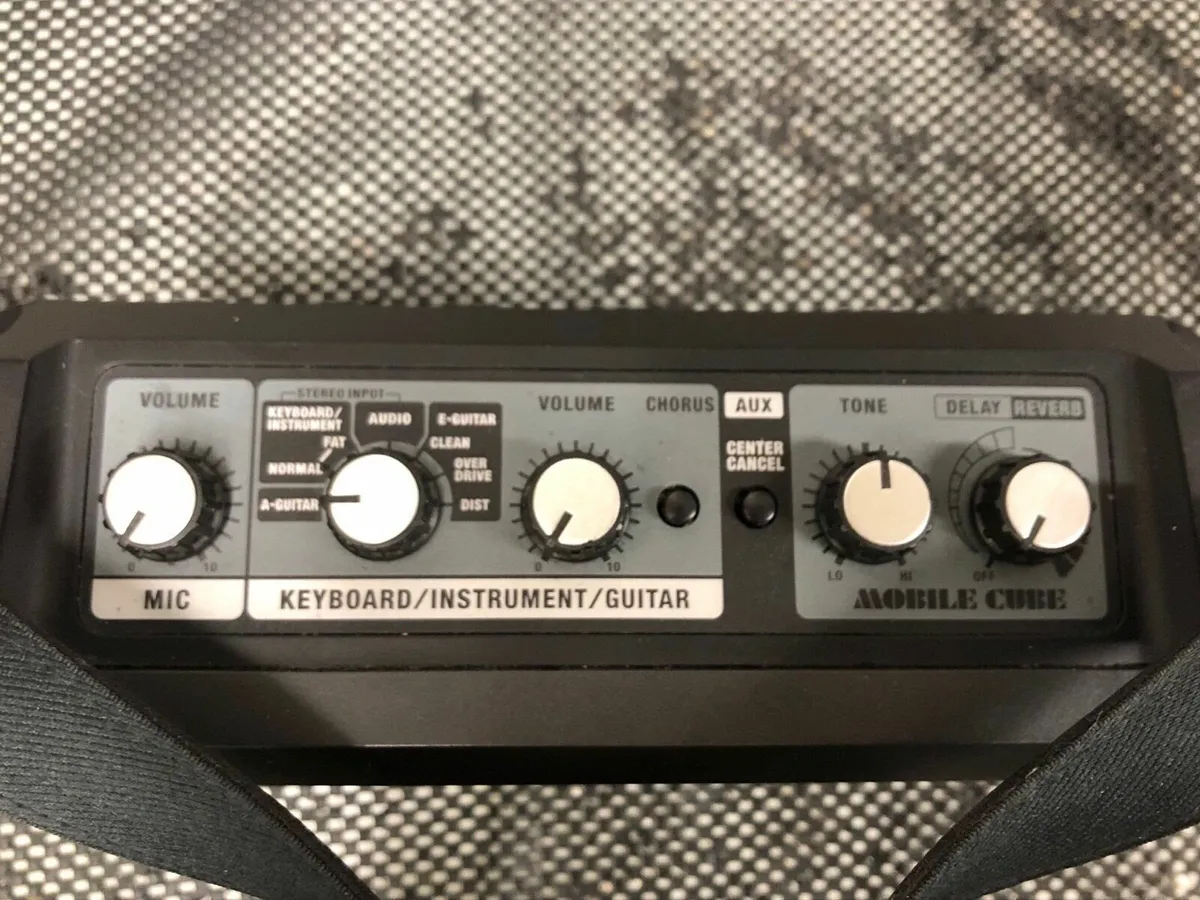 Roland Mobile Cube Guitar Amp - Image 3