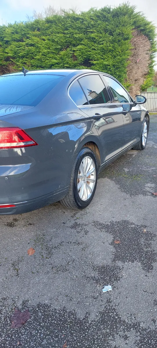 Volkswagen Passat 2017 - Image 4
