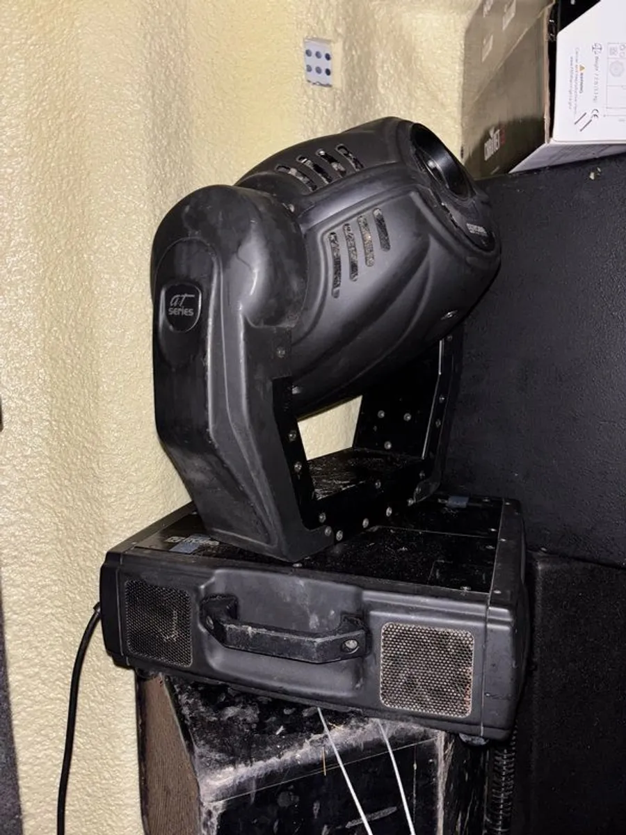 Robe 250 Moving Heads - Image 2