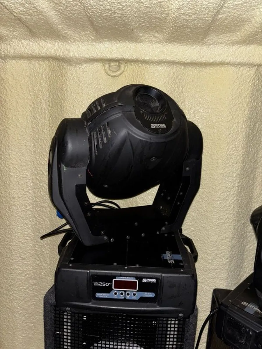 Robe 250 Moving Heads - Image 3