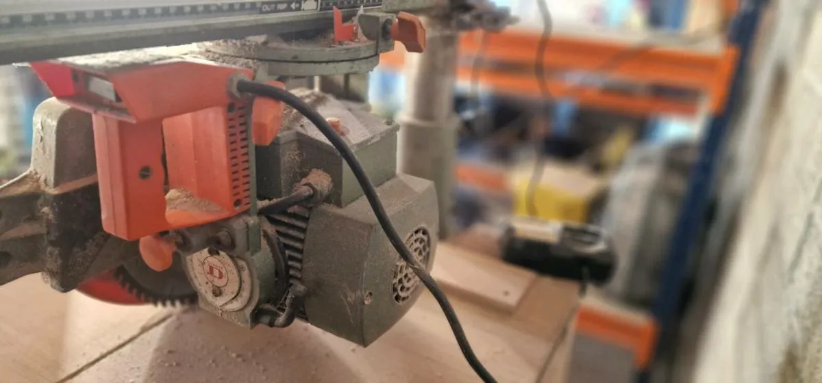 Dewalt Radial  Saw - Image 4