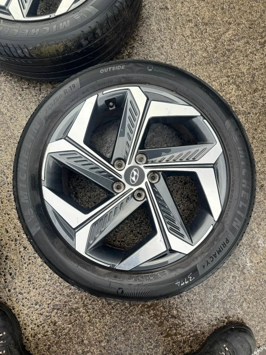 HYUNDAI TUCSON 19" ALLOY WHEELS - Image 2