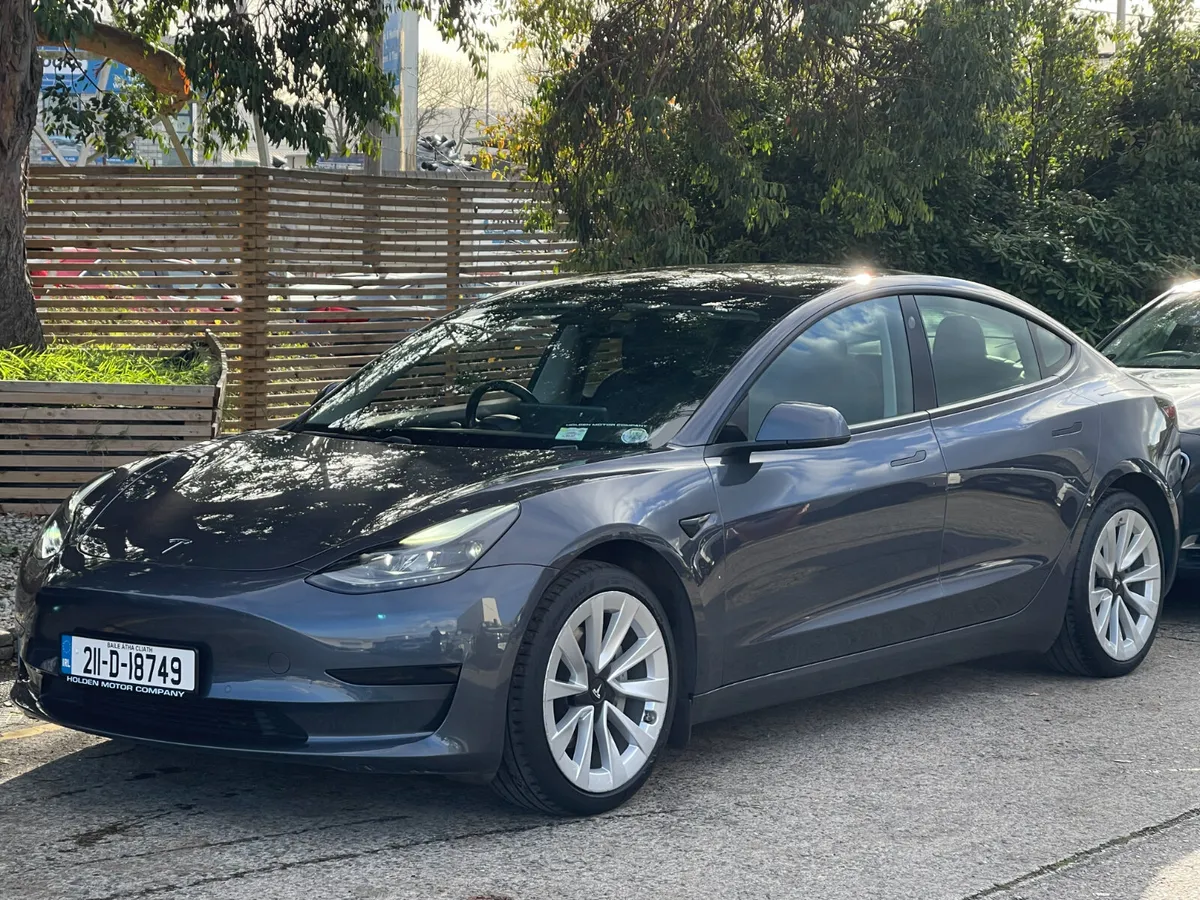 2021 Tesla Model 3.PAN ROOF.HEATED SEATS.LOW MILES - Image 2