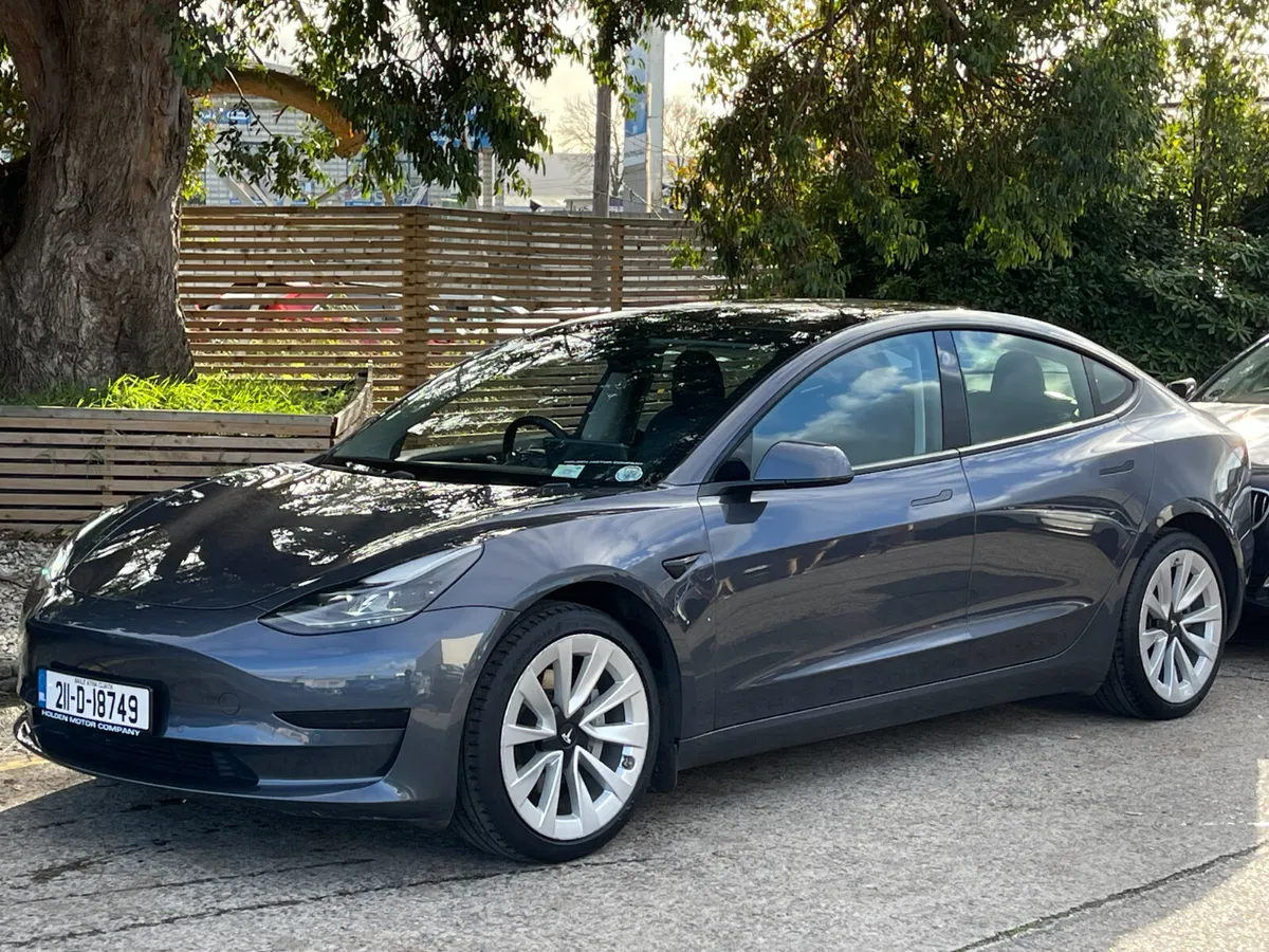 2021 Tesla Model 3.PAN ROOF.HEATED SEATS.LOW MILES - Image 3
