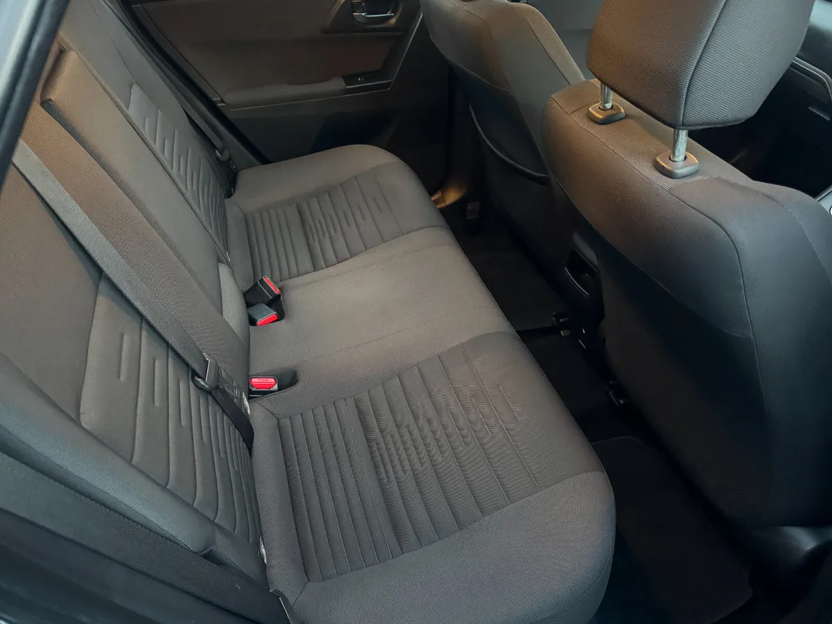 2018 Toyota Auris 1.8 Hybrid - Image 4